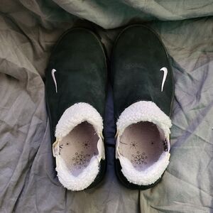 Nike Black and Lavender Fleece-Lined Slipper Boots
